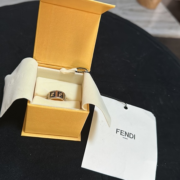 Forever fendi ring - Picture 2 of 2